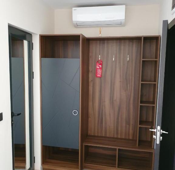 اتاق استاندارد سه نفره, Family Hotel Novel City