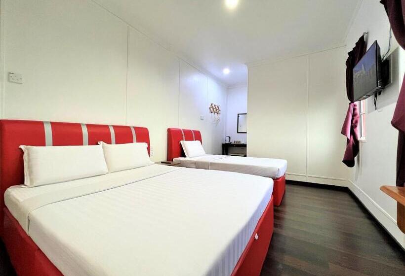 Трехместный Номер Стандарт с Балконом, Suang Noh Homestay Kundasang