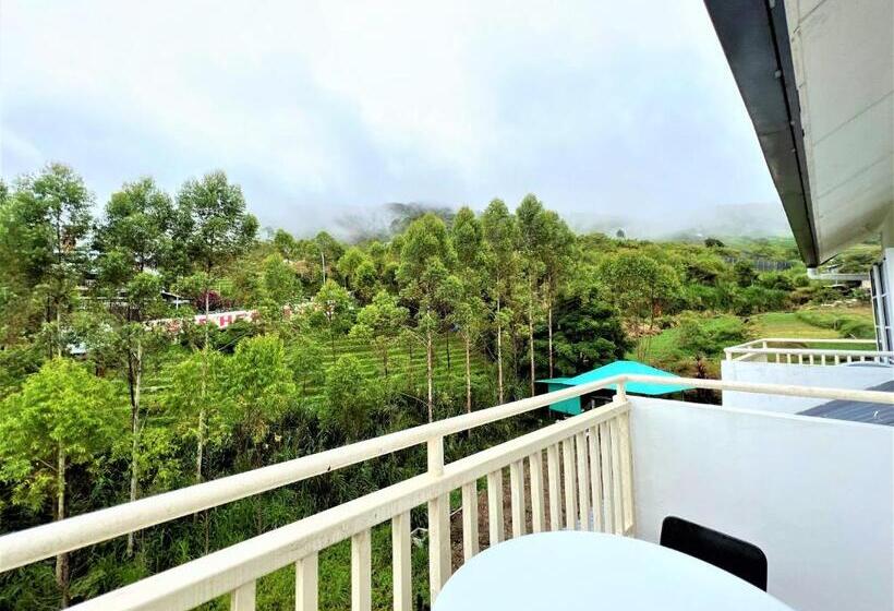 Трехместный Номер Стандарт с Балконом, Suang Noh Homestay Kundasang