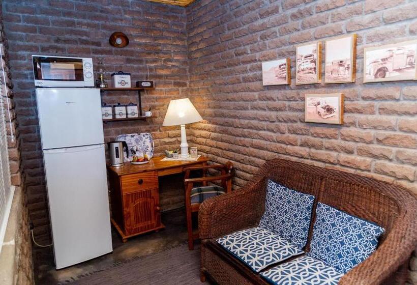 Семейный Номер, Kalahari Camelthorn Guesthouse And Camping