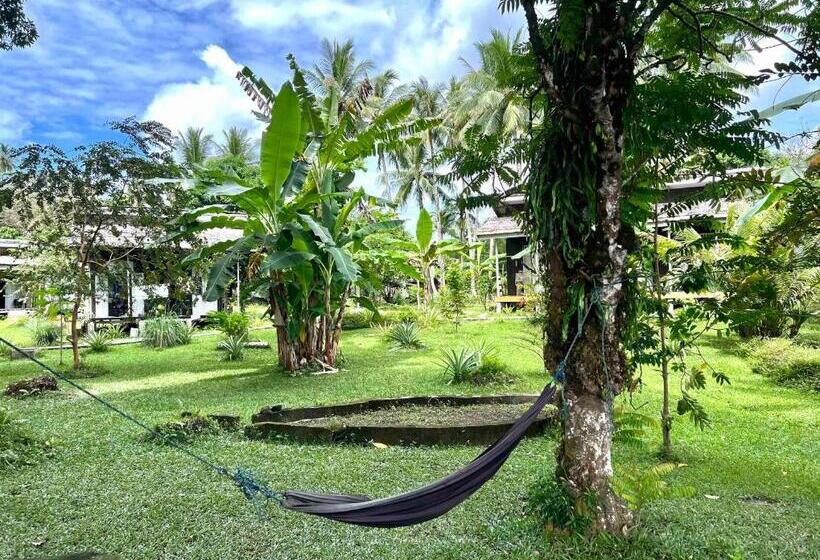 带共用浴室的标准房间, Sanctum Una Una Eco Dive Resort