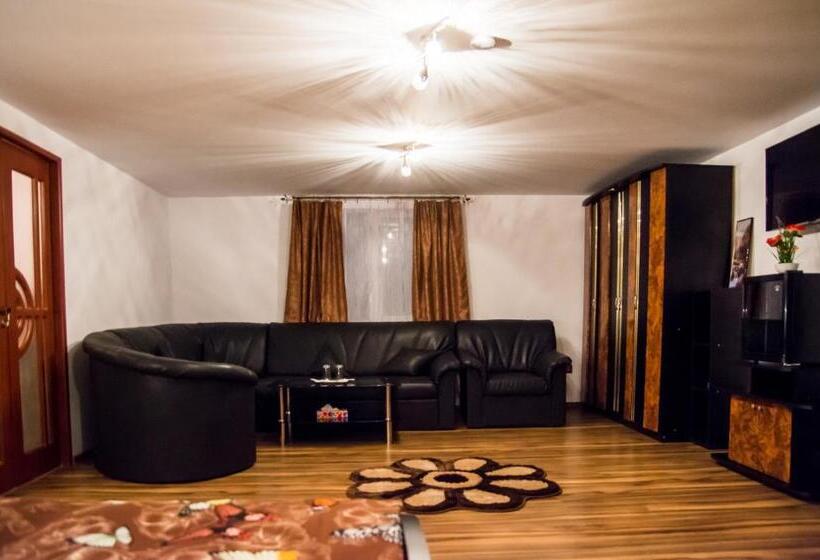 اتاق لوکس خانوادگی, Pensiunea Silvanka