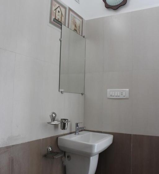 标准间, Little Rann Resort