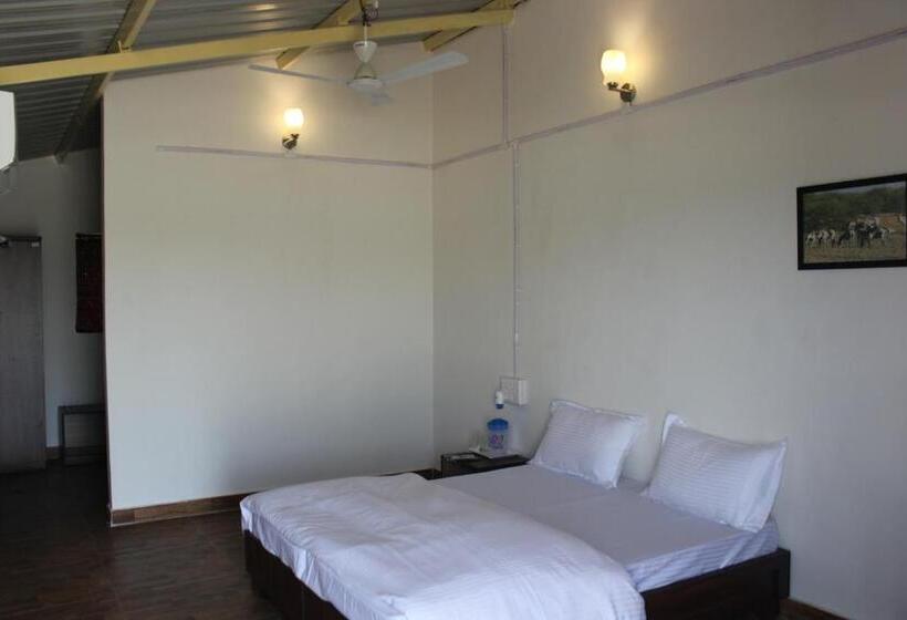 标准间, Little Rann Resort