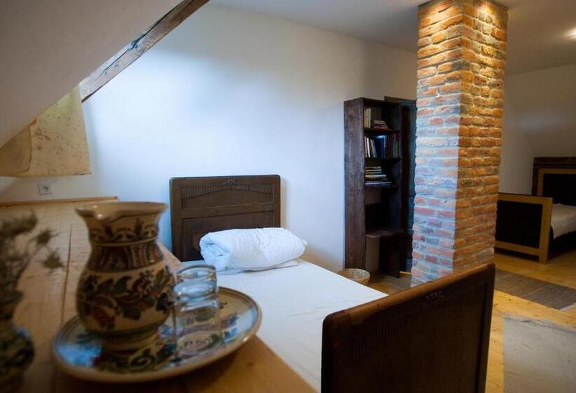 Четырехместный Номер Классик, Barn Guesthouse / Csűr Vendégház