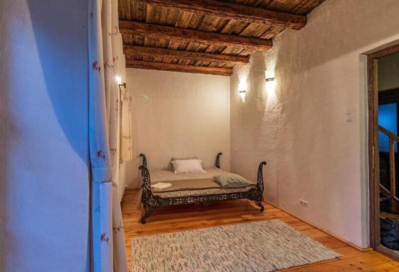 Номер Стандарт с Террасой, Barn Guesthouse / Csűr Vendégház