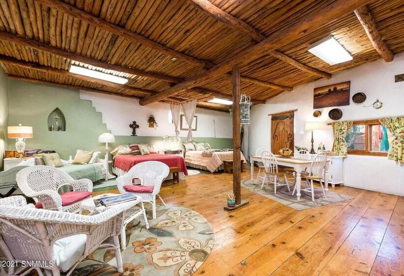 Хижина, Casita At St Francis Hatch Nm