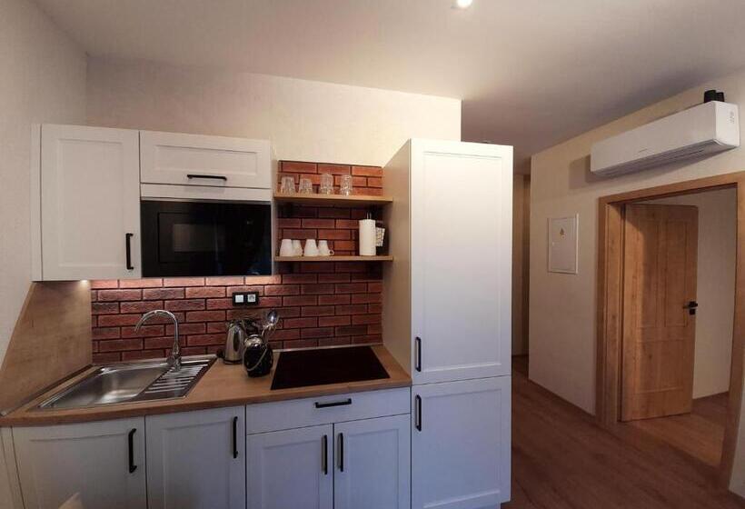 테라스 스위트, Residence Tvrz Skočice