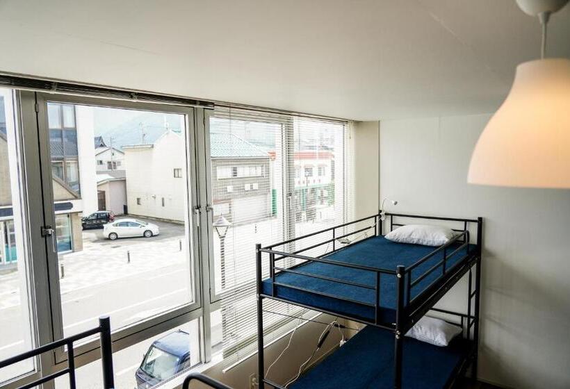 Семейный Номер, Arashima Hostel