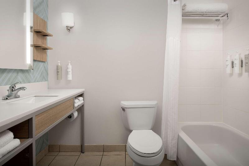 חדר סטנדרט עם מיטת קינג, Hilton Garden Inn Knoxville West/cedar Bluff