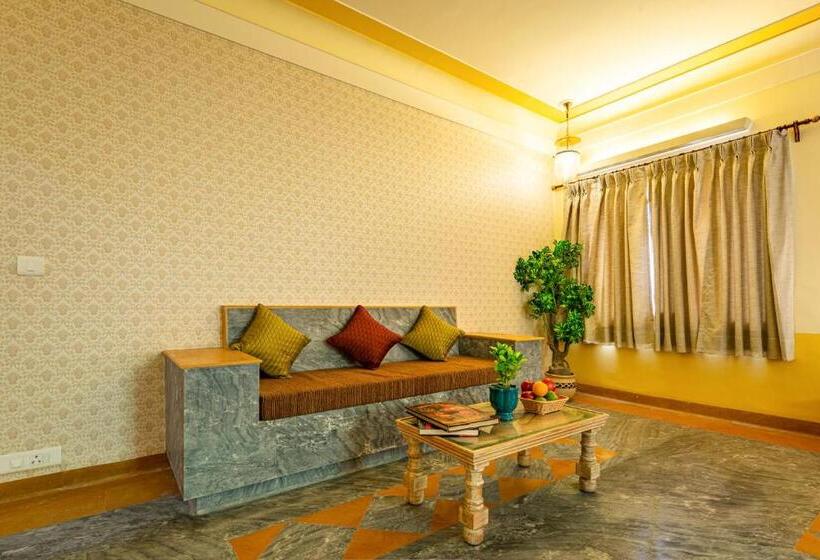 带大床的标准间, Anand Bagh Resort & Spa By Ananta