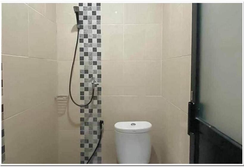 Номер Стандарт, Losmen Family Syariah Bypass Juanda Mitra Reddoorz