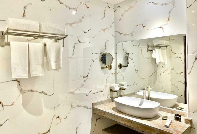 带大床的套房, Riviera Beach Resort