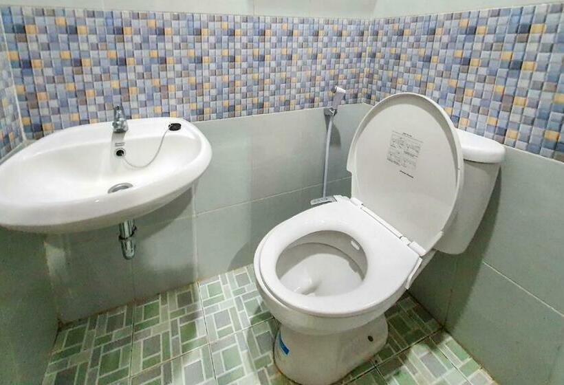 标准间, Reddoorz Syariah Near Solo Paragon Mall 2