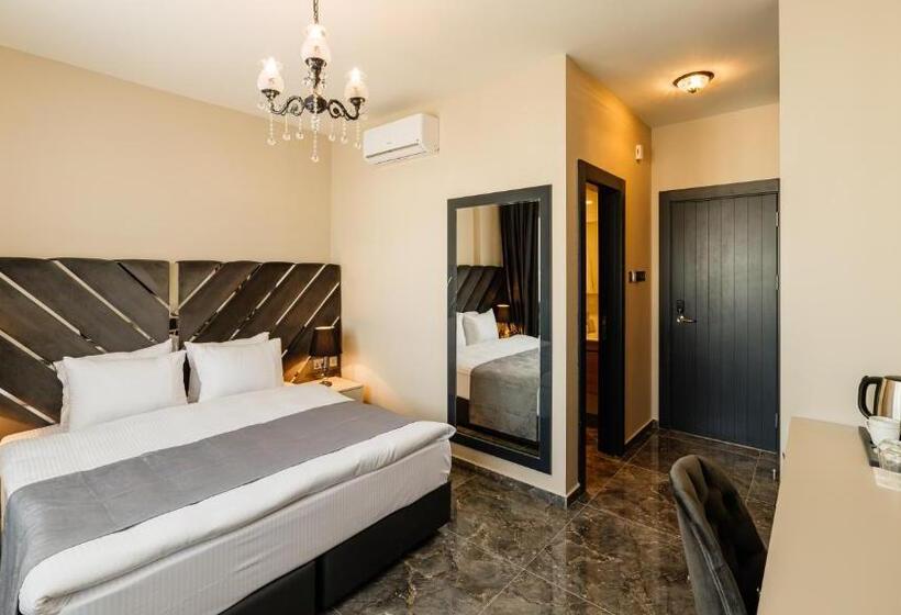 Quarto Estandar, Royal Palace North Cyprus