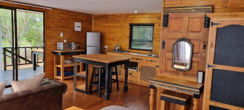 Номер Deluxe, River Rock Lodge