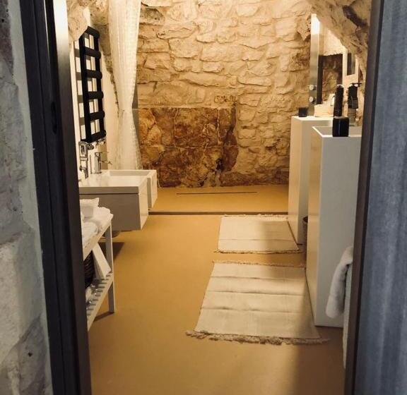 Люкс Deluxe Кровать Кинг, Augusta Trulli Resort