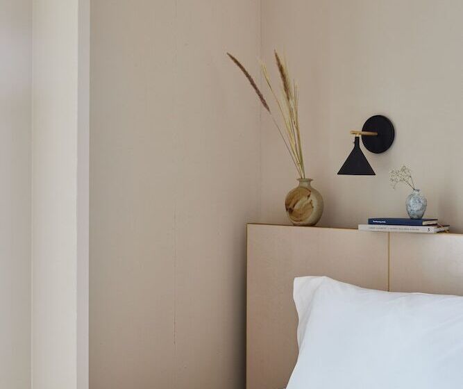 Номер Стандарт, Buckle Street Studios By Locke, Aldgate
