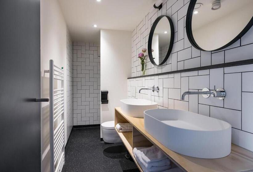 سوییت جونیور با بالکن, Stadshotel Steegoversloot