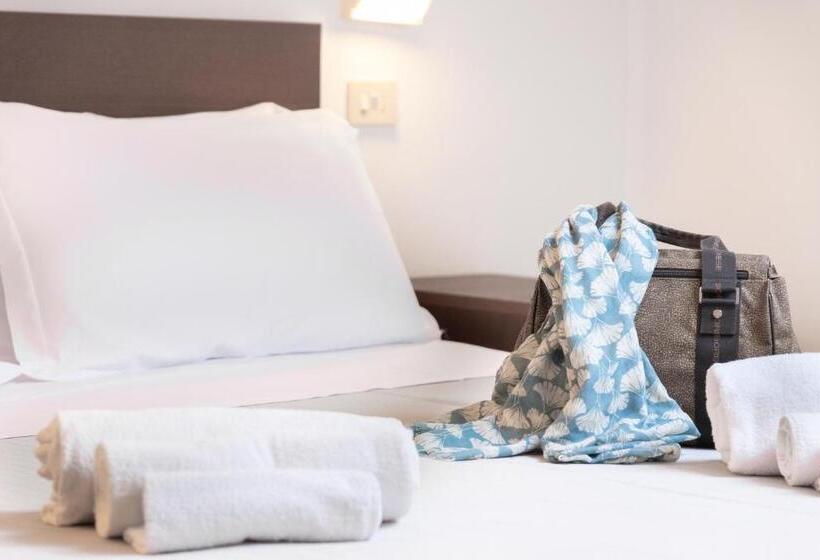 Номер Стандарт с Балконом, Edelweiss Riccione