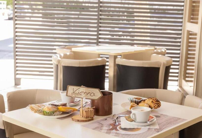 Номер Стандарт с Балконом, Edelweiss Riccione