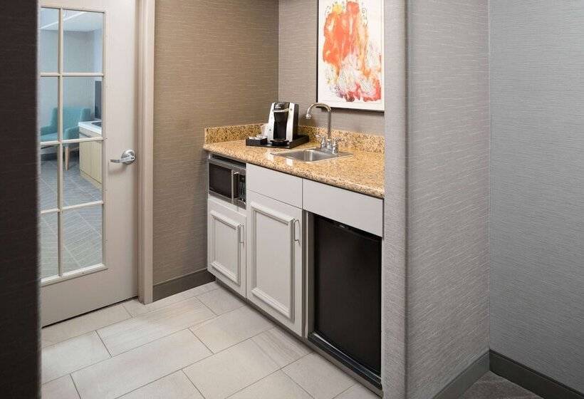 Полулюкс, Hilton Garden Inn Sioux City Riverfront