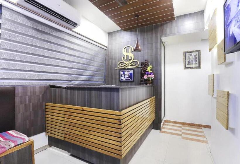 Трехместный Номер Классика, Oyo 82027 Vijay Palace