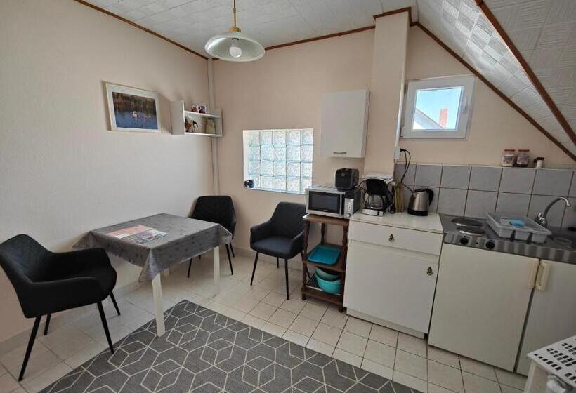 Апартаменты 1 Спальня с Балконом, Viola House