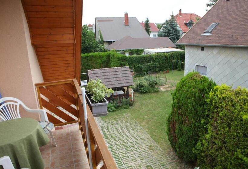Апартаменты 1 Спальня, Viola House