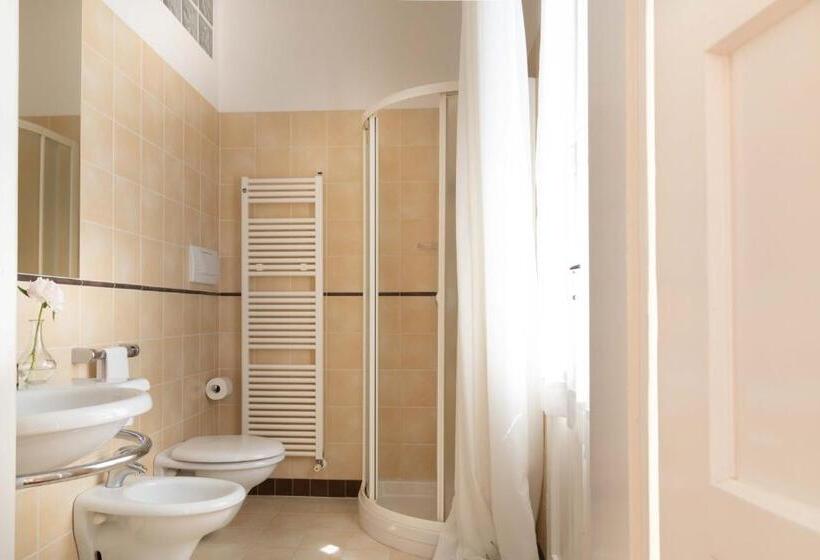 Quarto Superior, Villa Arizona