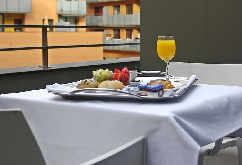 غرفة قياسية مزوَّدة بشُرفة, Doubletree By Hilton Hotel Girona