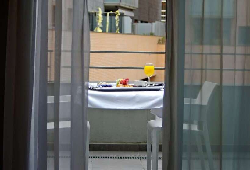 غرفة قياسية سرير مزدوج, Doubletree By Hilton Hotel Girona