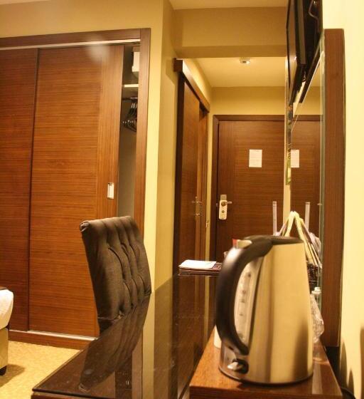 اتاق استاندارد سه نفره, Marlight Boutique