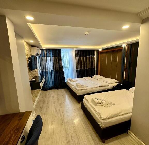 اتاق استاندارد سه تخته با بالکن, Sirkeci Quietness