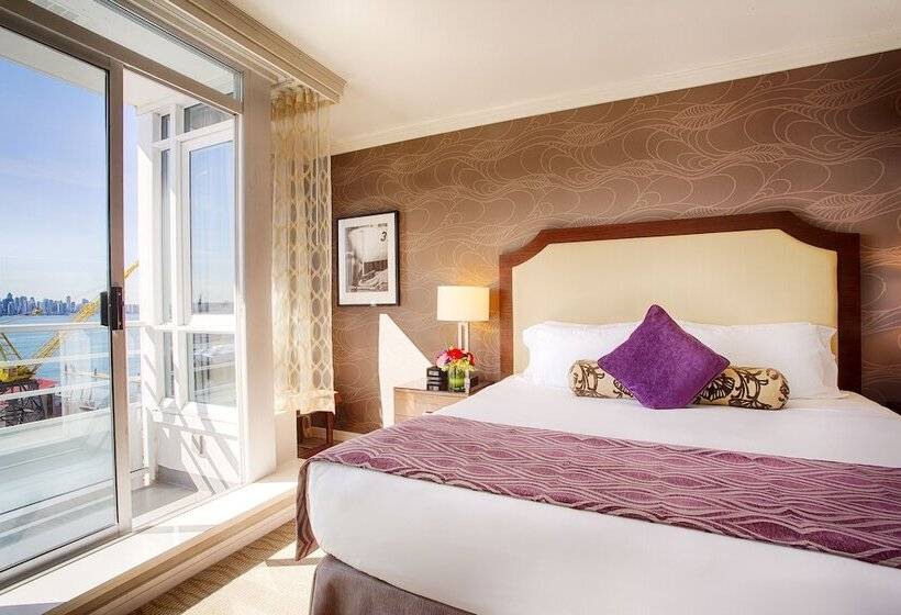Номер Superior с Видом, Pinnacle Hotel At The Pier