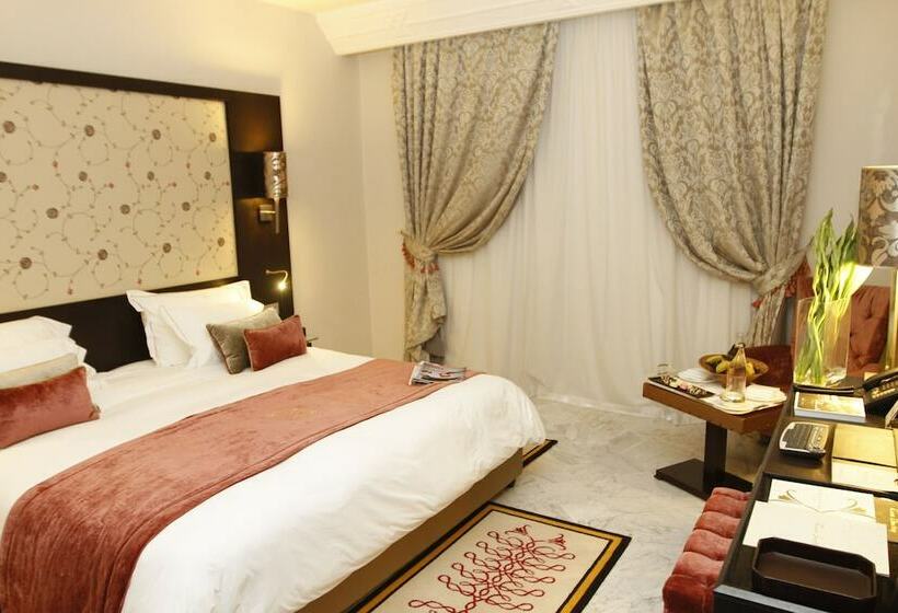 Номер Стандарт Вид на Бассейн, The Russelior Hotel & Spa
