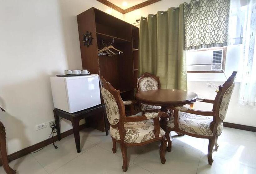 اتاق استاندارد چهار تخته, Ferrymar Hotel Iloilo