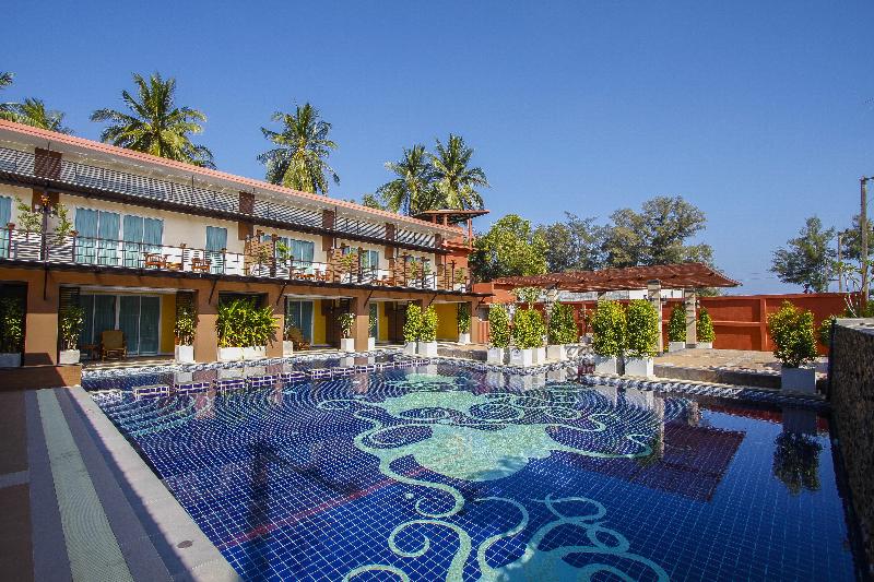 Номер Deluxe Вид на Бассейн, Baan Grood Arcadia Resort & Spa