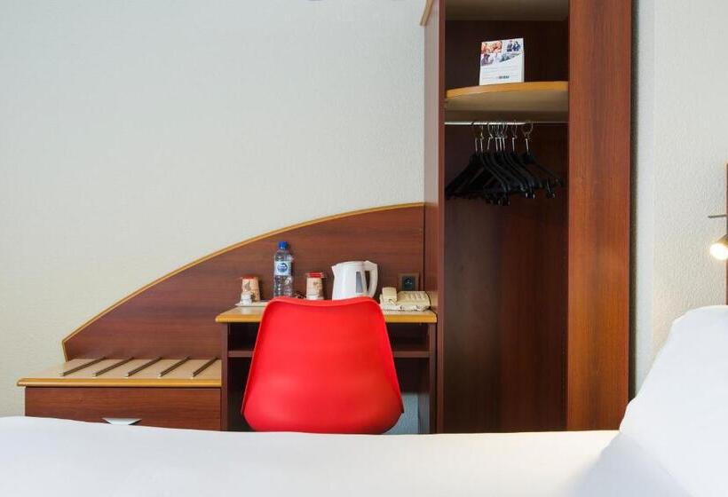 Номер Стандарт, Comfort Hotel Etampes