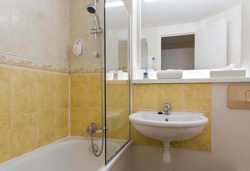 Номер Стандарт Индивидуальный, Comfort Hotel Etampes