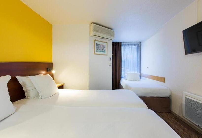 Номер Стандарт Трехместный, Comfort Hotel Etampes