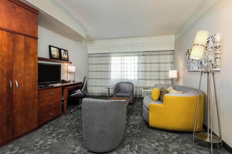 Люкс Кровать Кинг, Courtyard By Marriott Houston Galleria