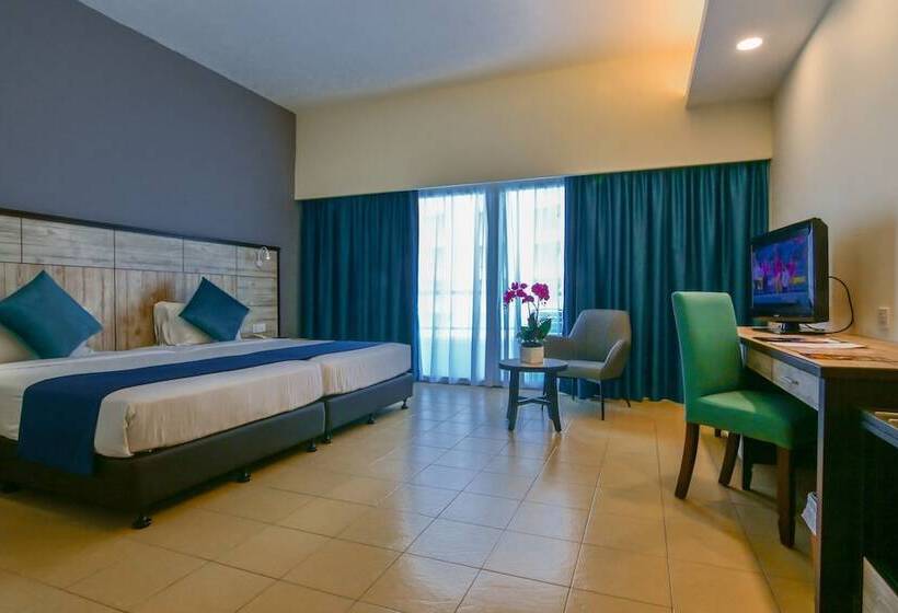 اتاق لوکس با چشم‌انداز, Flamingo By The Beach Penang