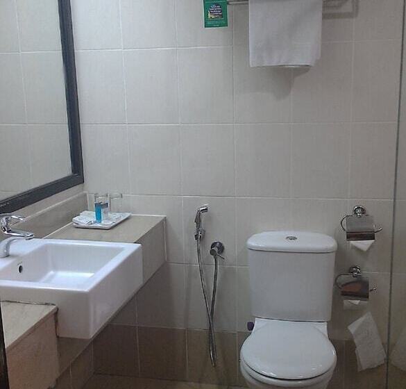 اتاق لوکس با چشم‌انداز دریا, Flamingo By The Beach Penang