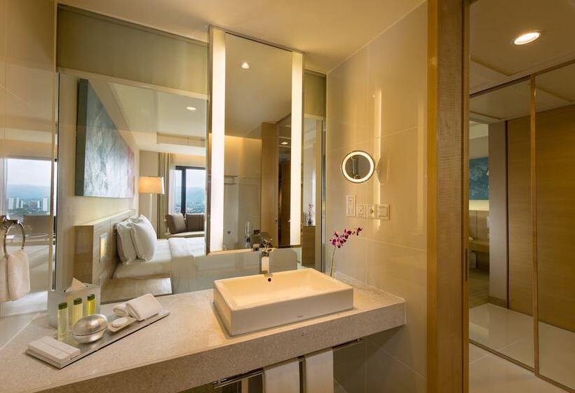 Номер Deluxe, Doubletree By Hilton Hotel Kuala Lumpur