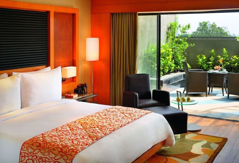 Номер Executive, Gokulam Grand Hotel & Spa Bangalore