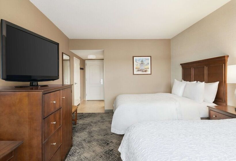 Номер Стандарт, Hampton Inn & Suites Exeter
