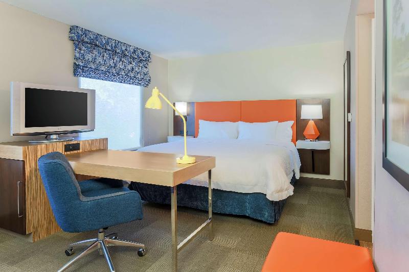 キングサイドベッドのスタンダードワンルーム, Hampton Inn & Suites Tallahassee I 10/thomasville Road, Fl