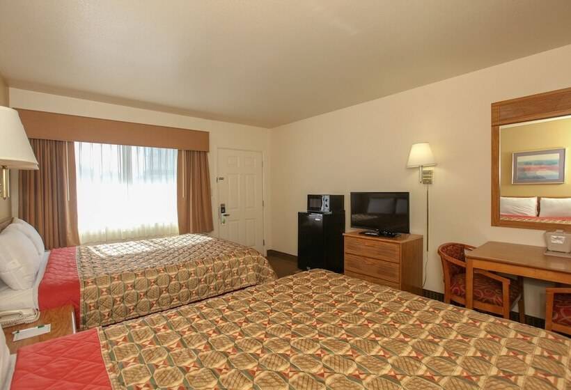 带2个双人床的标准工作室, Highland Country Inn Flagstaff