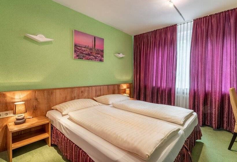 Quarto Estandar, Arosa Dusseldorf Oberkassel